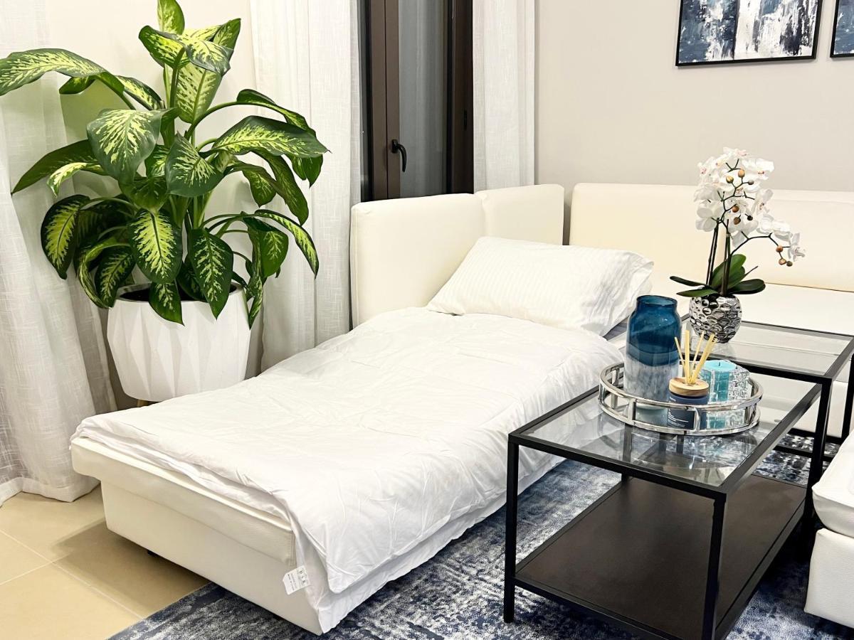 Stylish Apartment With A Jacuzzi Muskat Bagian luar foto