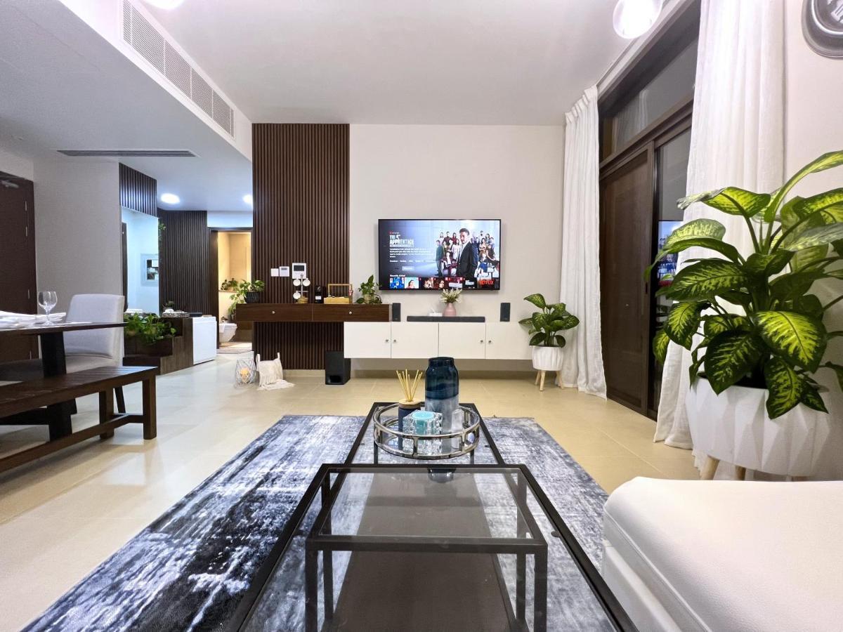 Stylish Apartment With A Jacuzzi Muskat Bagian luar foto